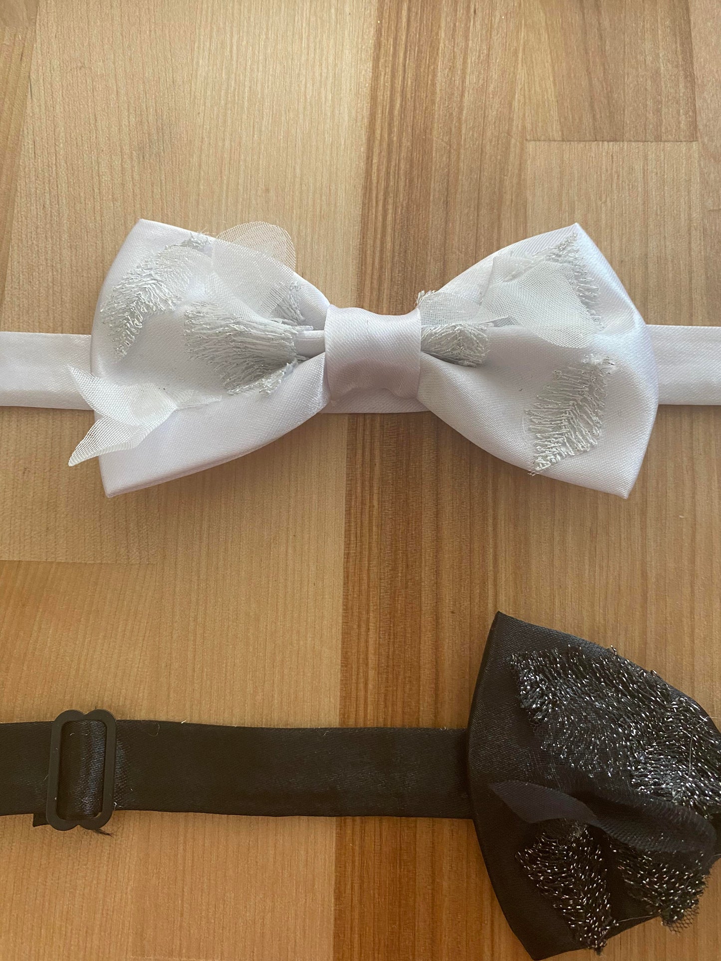 Leaves Falling Down | Floral Bow Tie