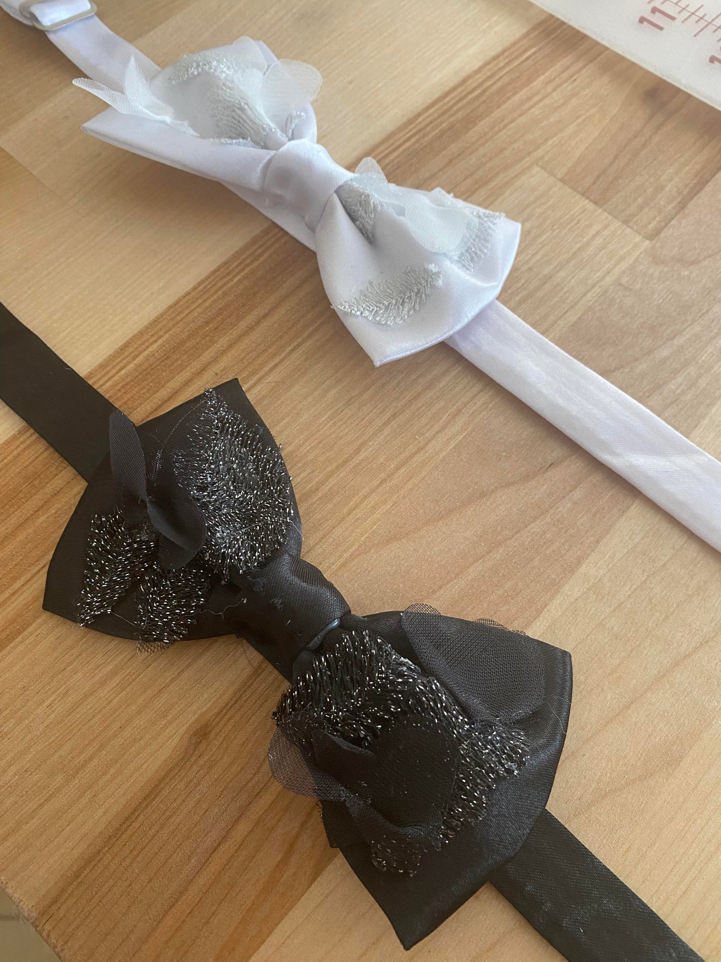 Leaves Falling Down | Floral Bow Tie