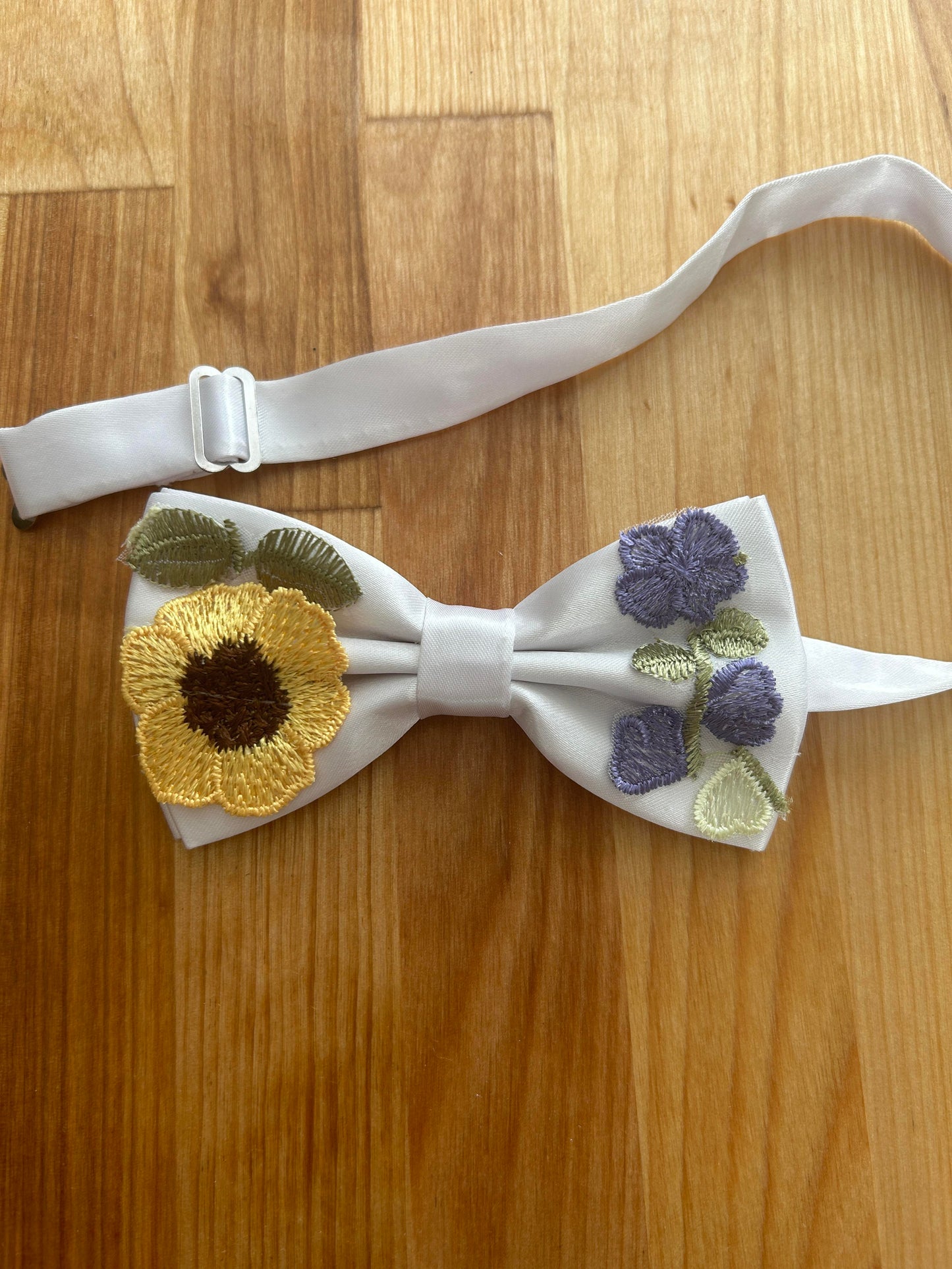 Betty's Garden Bow Tie
