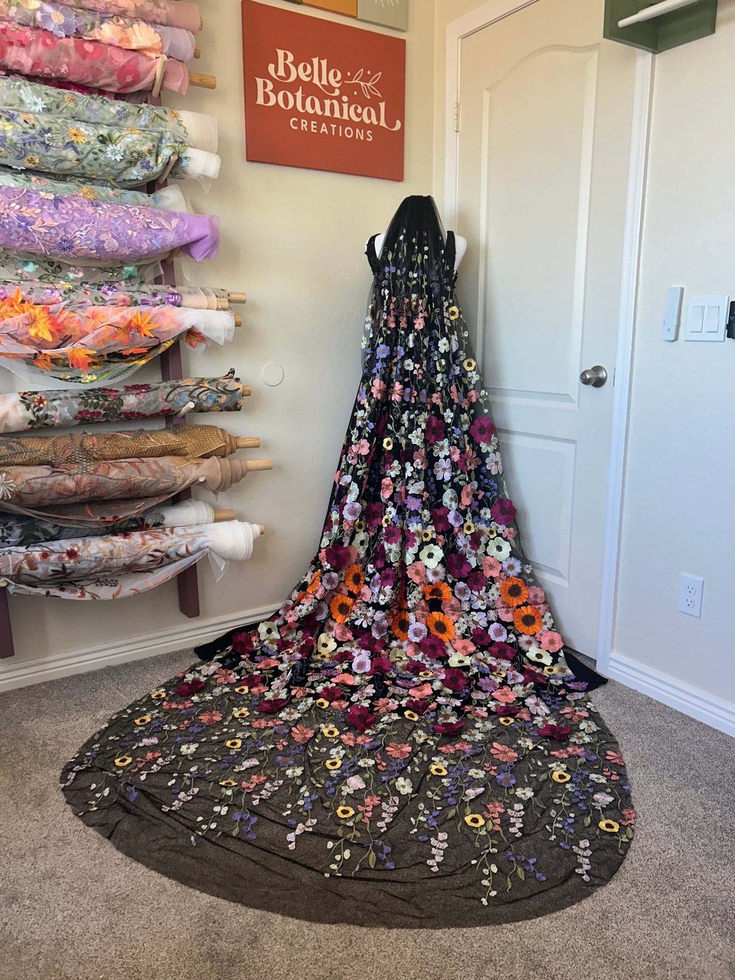 Betty's Garden | BLACK TULLE | Floral Wedding Veil