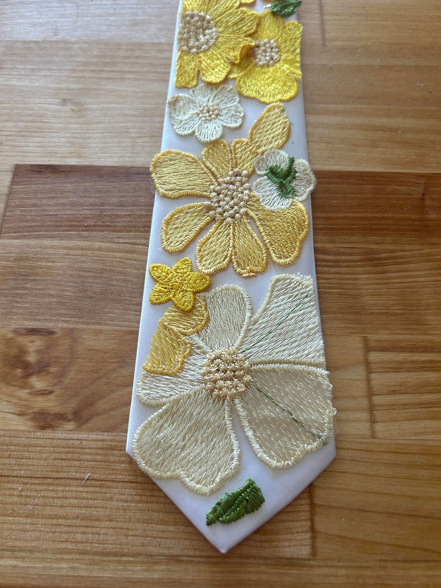 Sunrise Blvd | Floral Tie