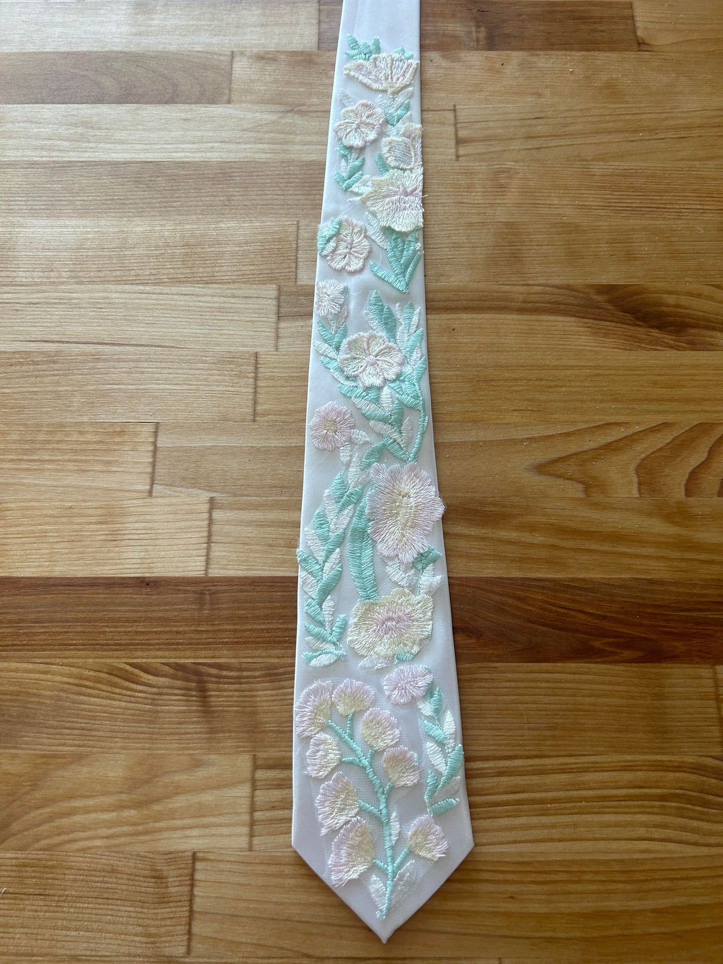 Meadow Tie