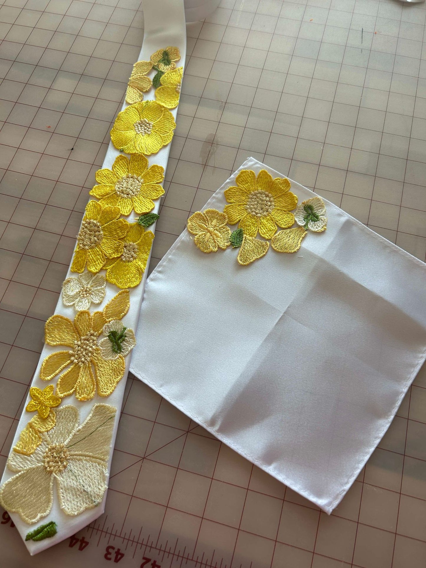 Sunrise Blvd | Floral Tie