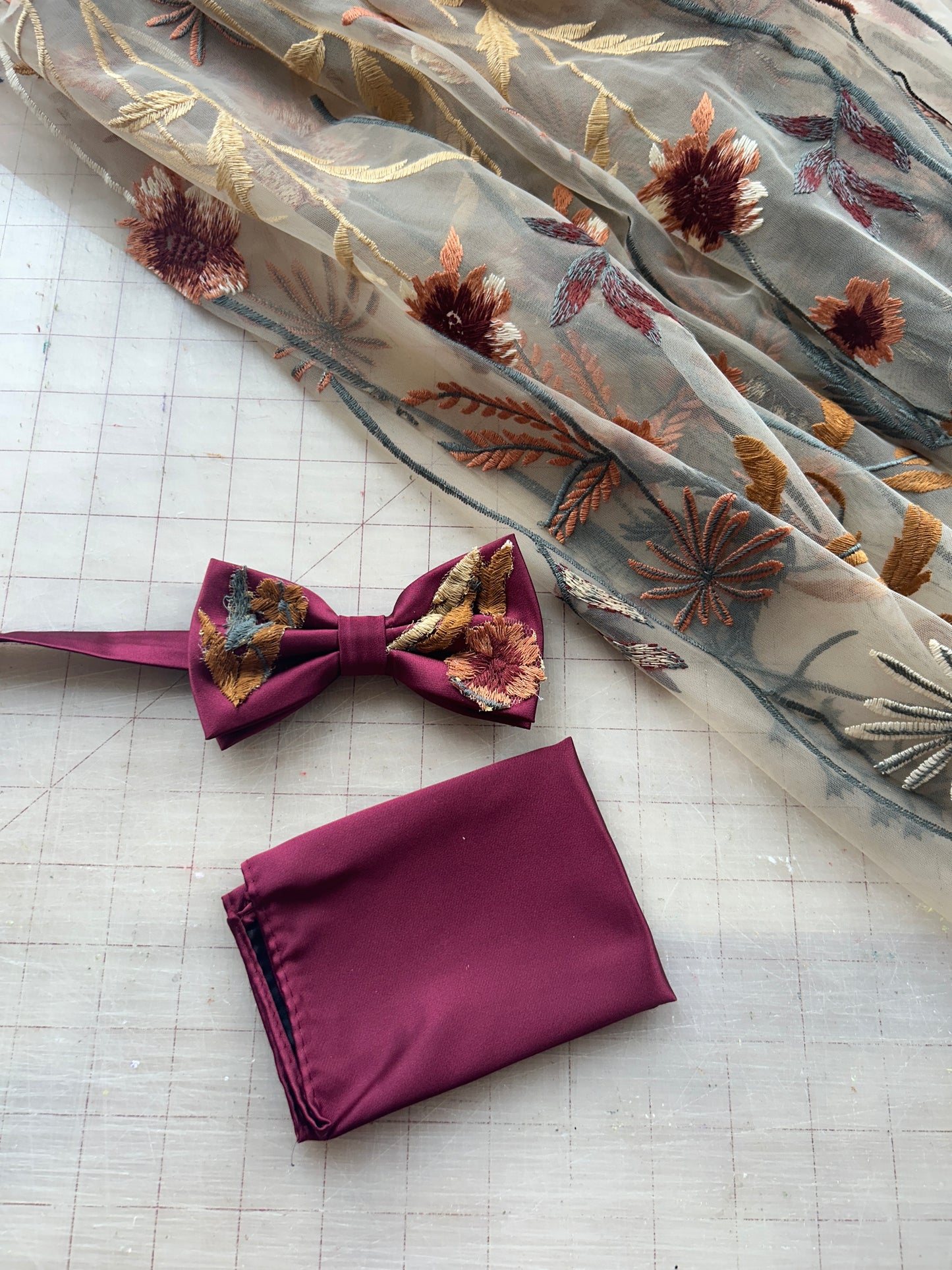 Autumn Leaves Falling | Floral Tie