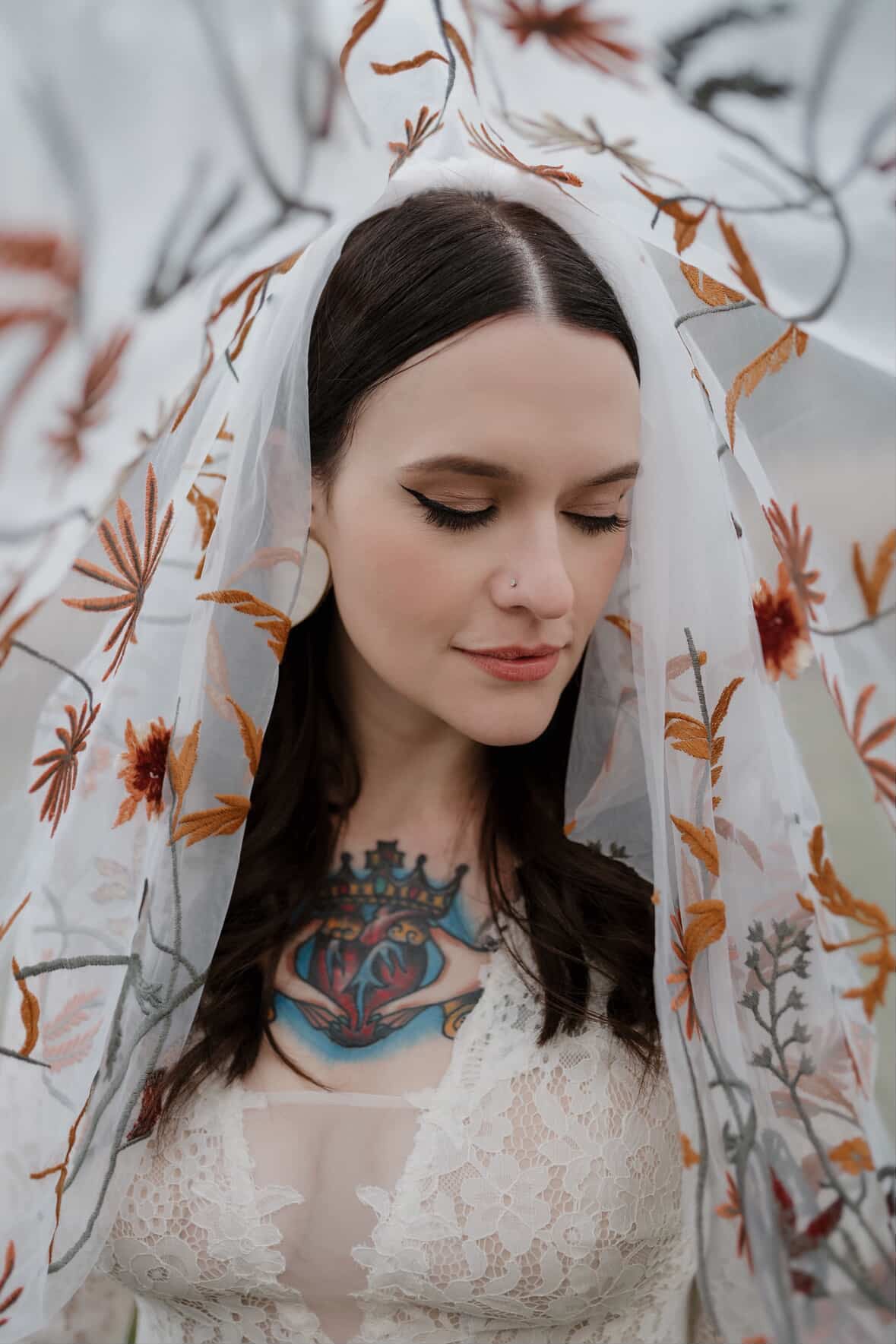 Autumn Leaves Falling | WHITE TULLE | Floral Wedding Veil