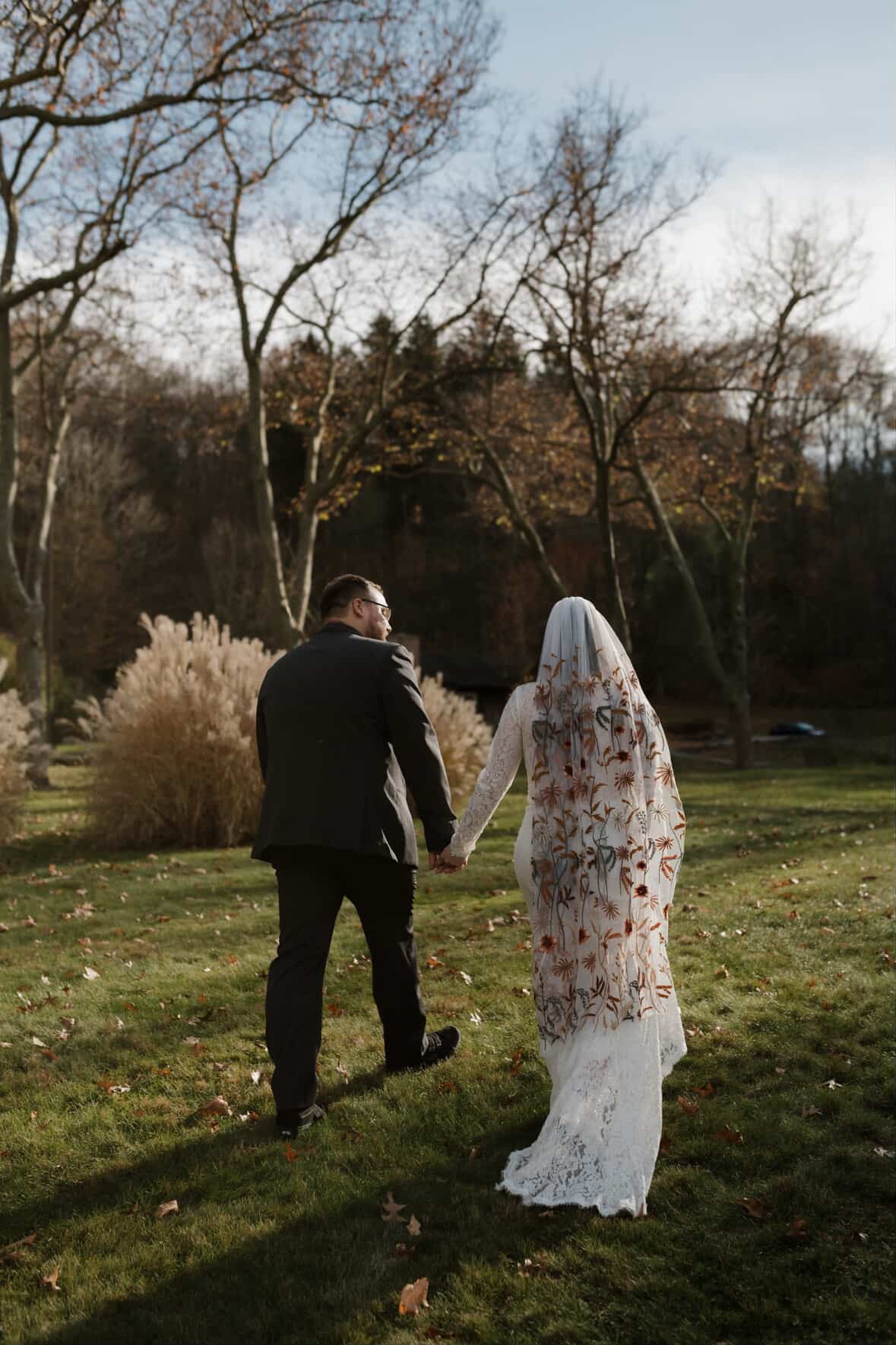 Autumn Leaves Falling | WHITE TULLE | Floral Wedding Veil