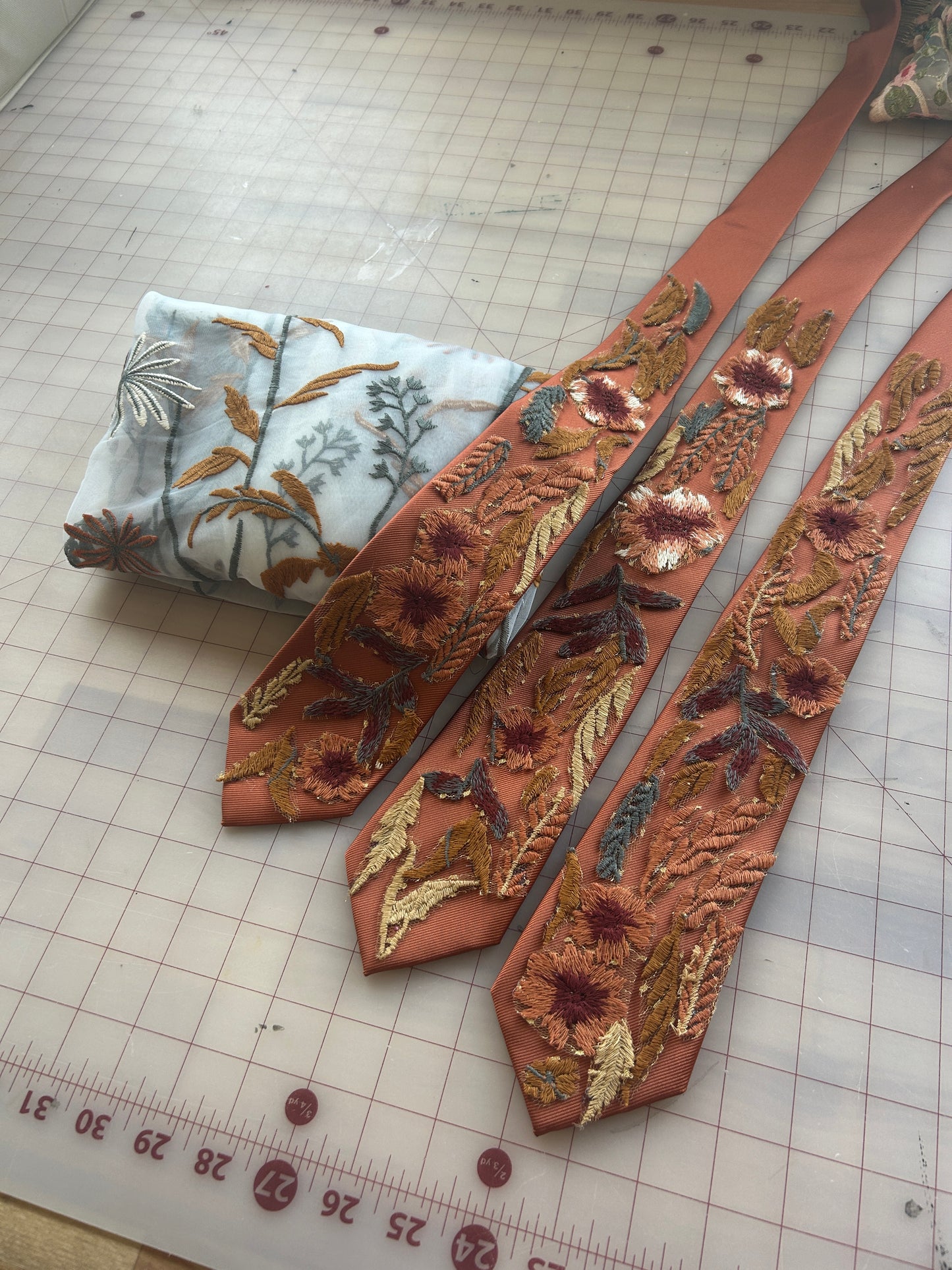 Autumn Leaves Falling | Floral Tie