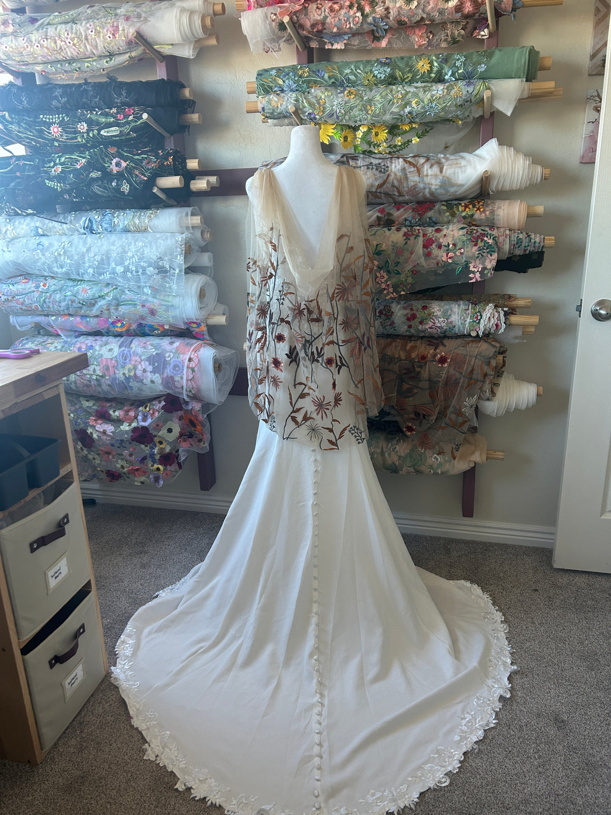 Autumn Leaves Falling Cape | TAN TULLE | Floral Wedding Veil
