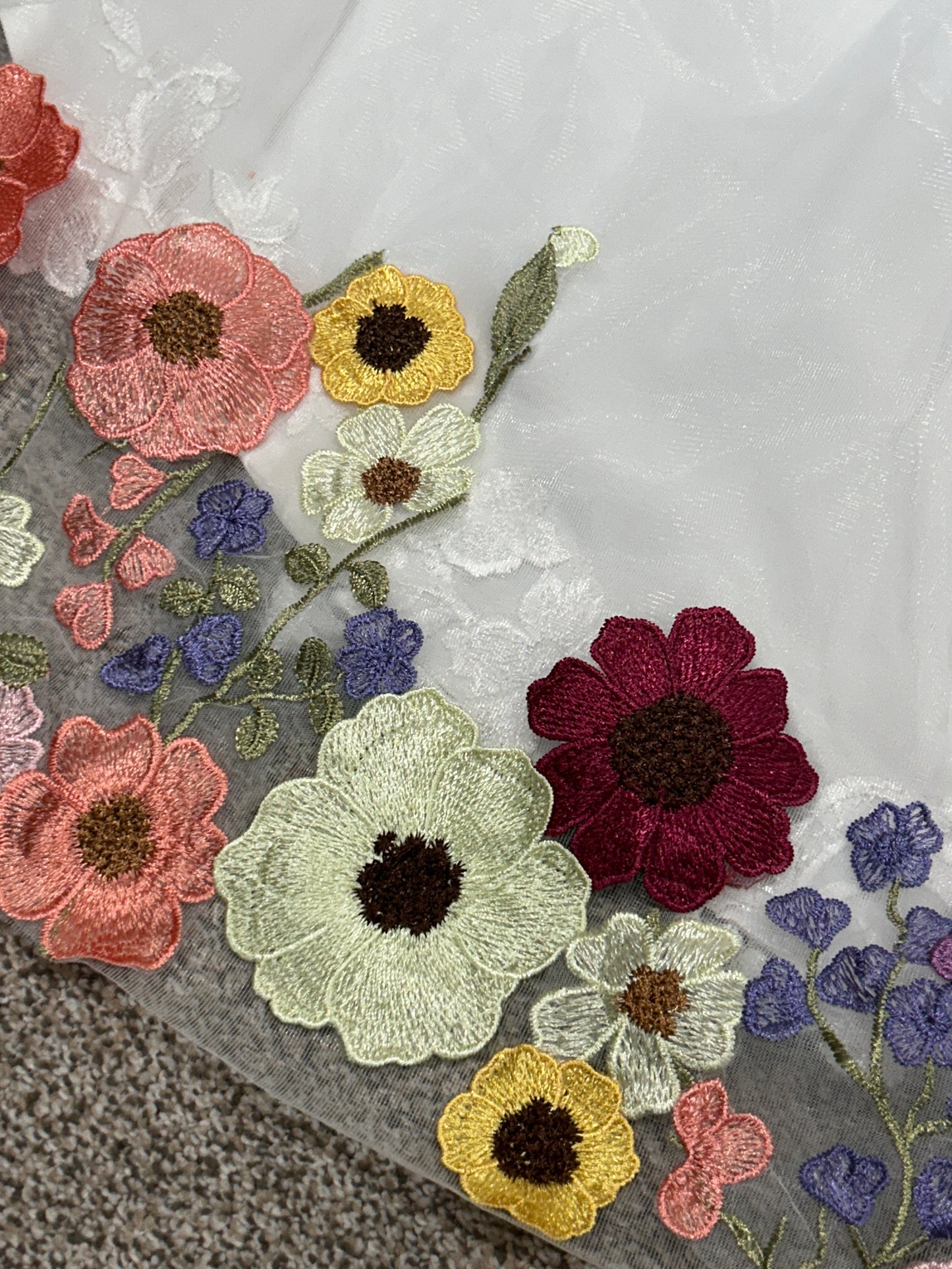 Minimal Betty's Garden (+ more options) | Floral Embroidery Veil