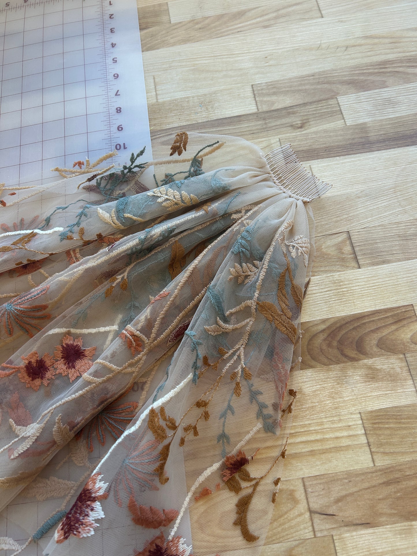 V1 2-Tier Autumn Leaves Falling Tan (13"/30") | Final Sale - Ready To Ship