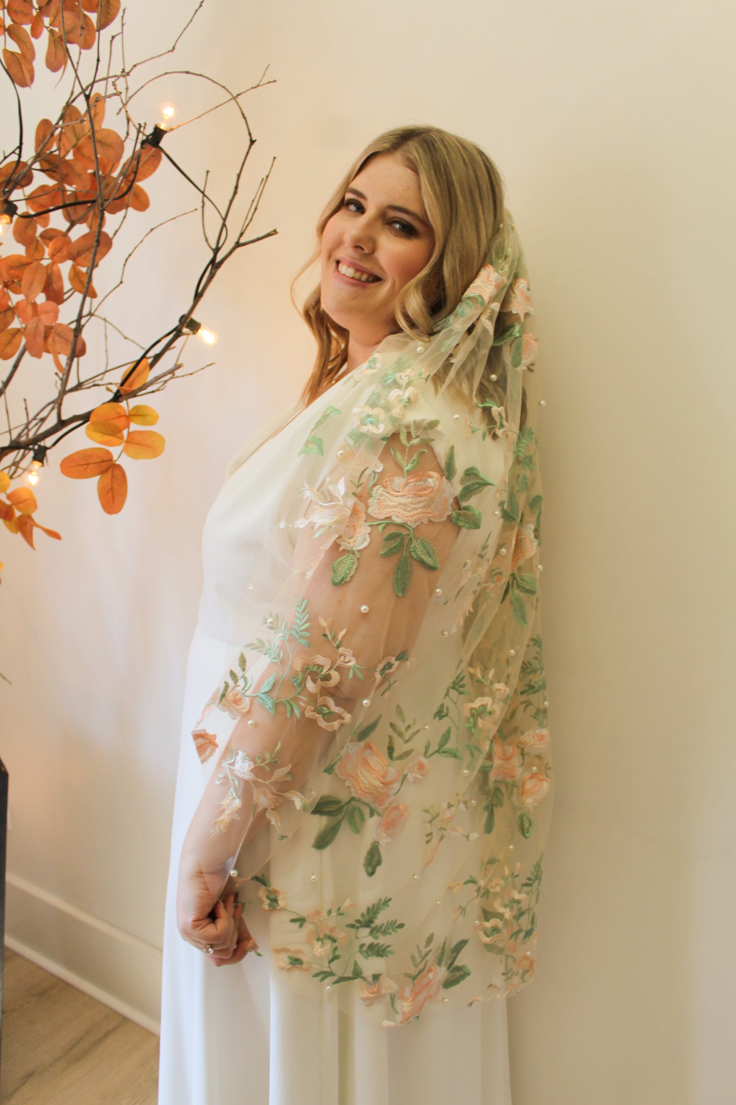 Vintage Rose Pearls Veil