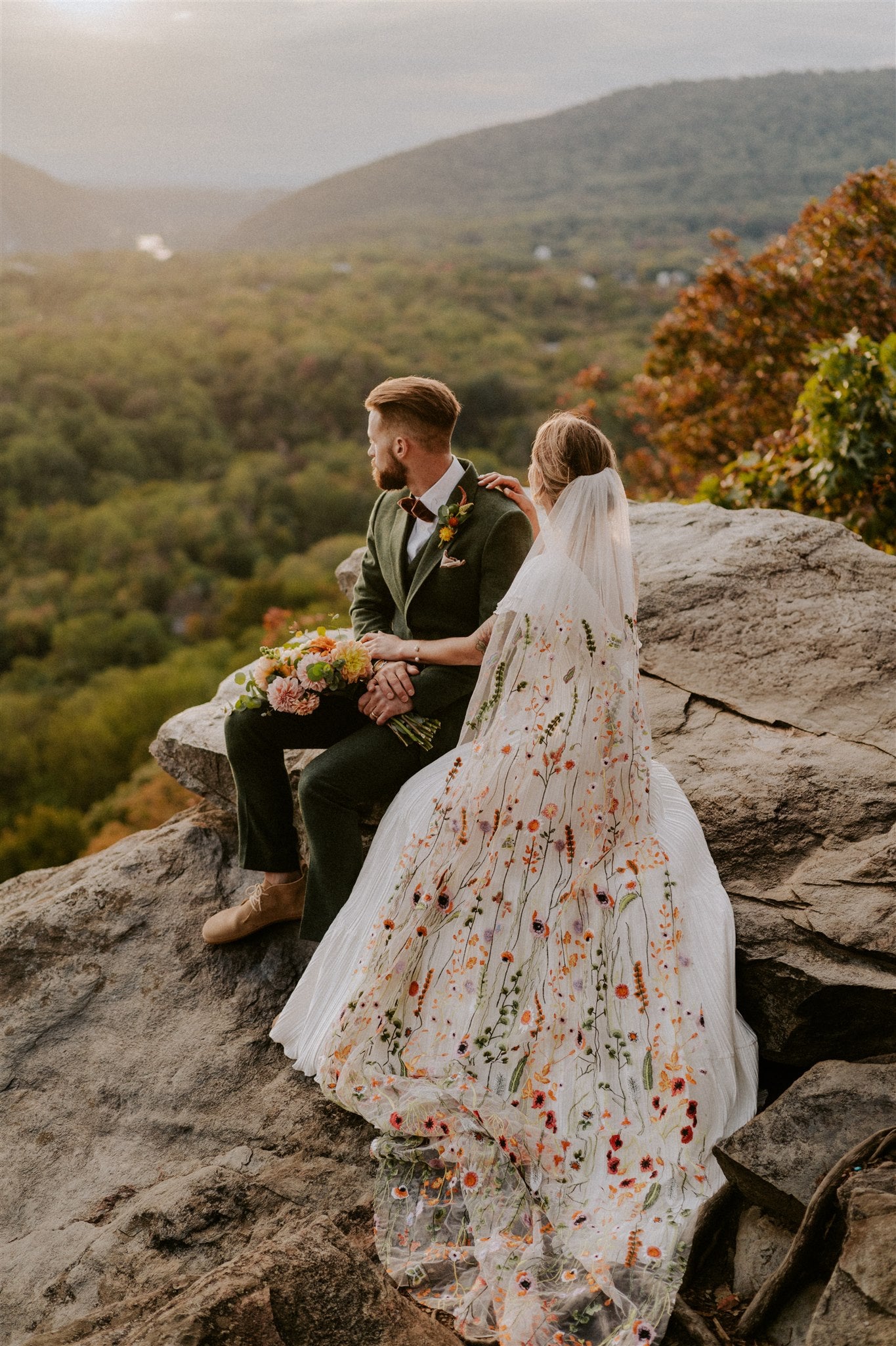 Orange Wildflower Veil, by Belle Botanical Creations. Photographer: Evergreen Photo
