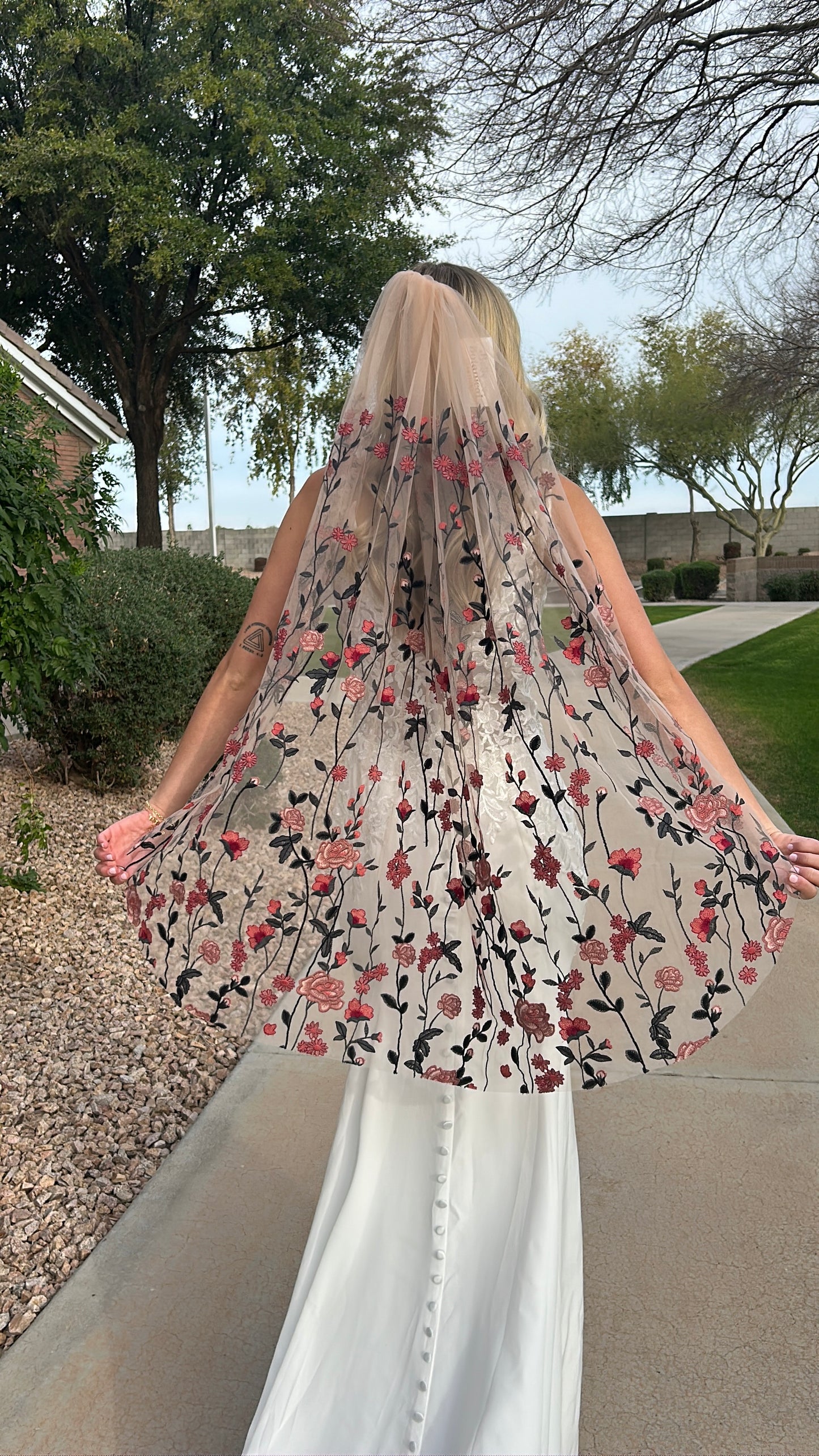 Rose Garden Veil (Limited Edition) | Floral Wedding Veil