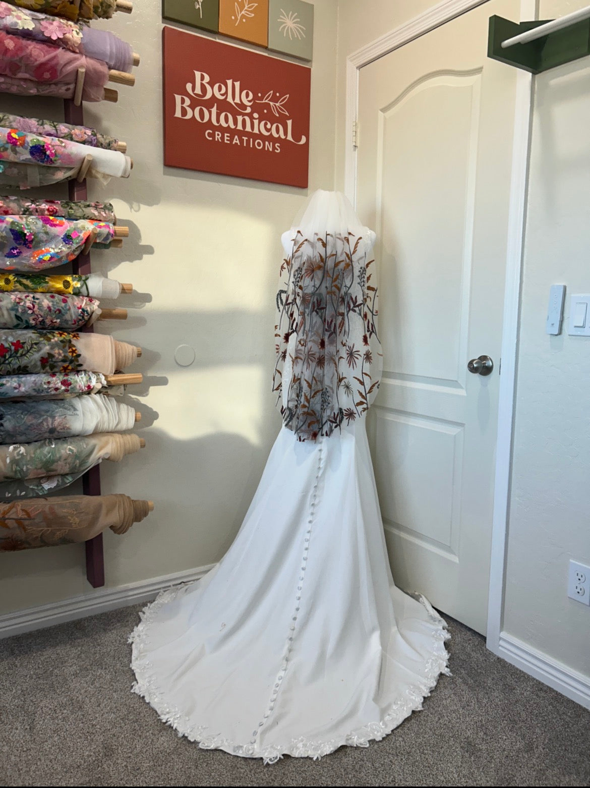 Autumn Leaves Falling | WHITE TULLE | Floral Wedding Veil