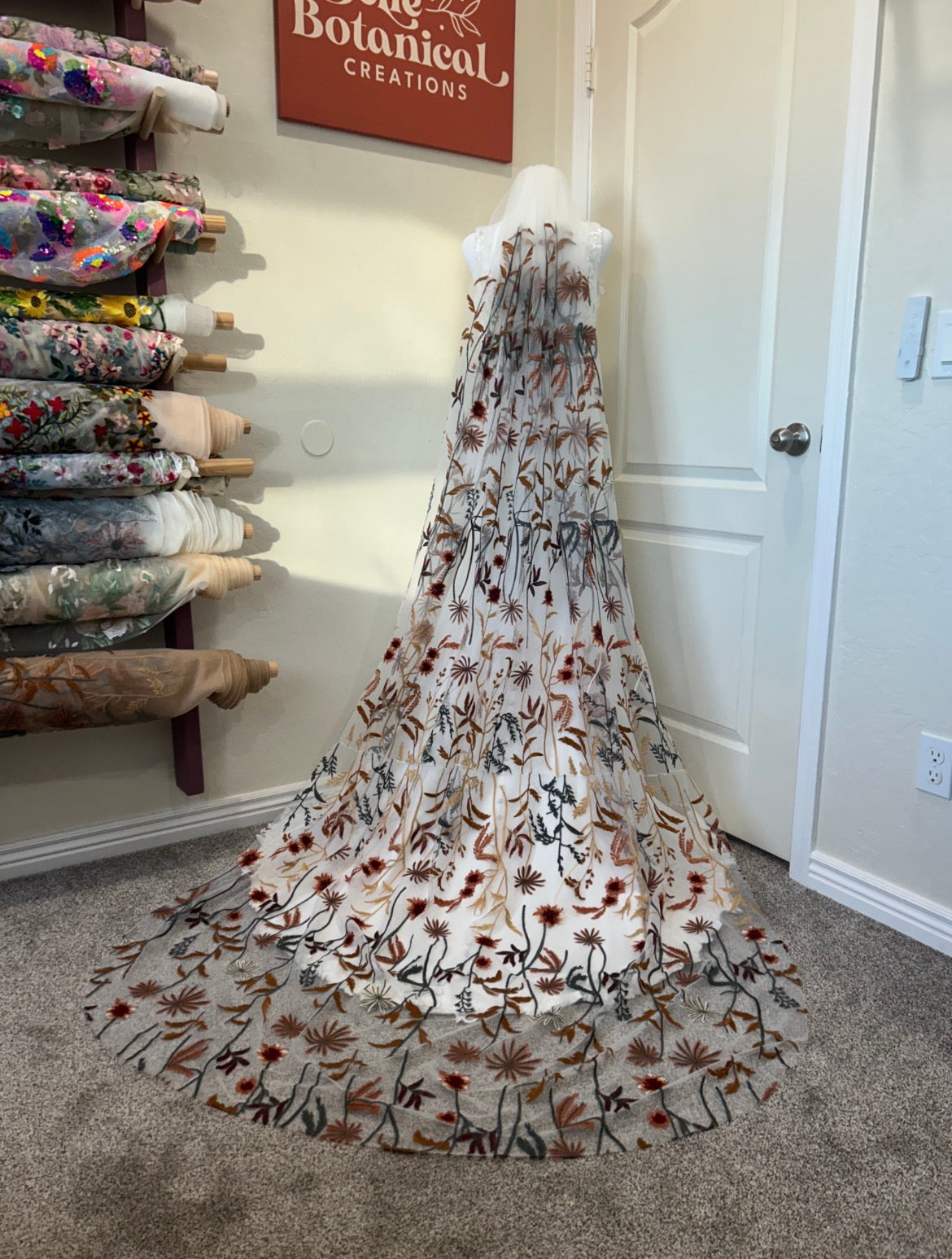 Autumn Leaves Falling | WHITE TULLE | Floral Wedding Veil