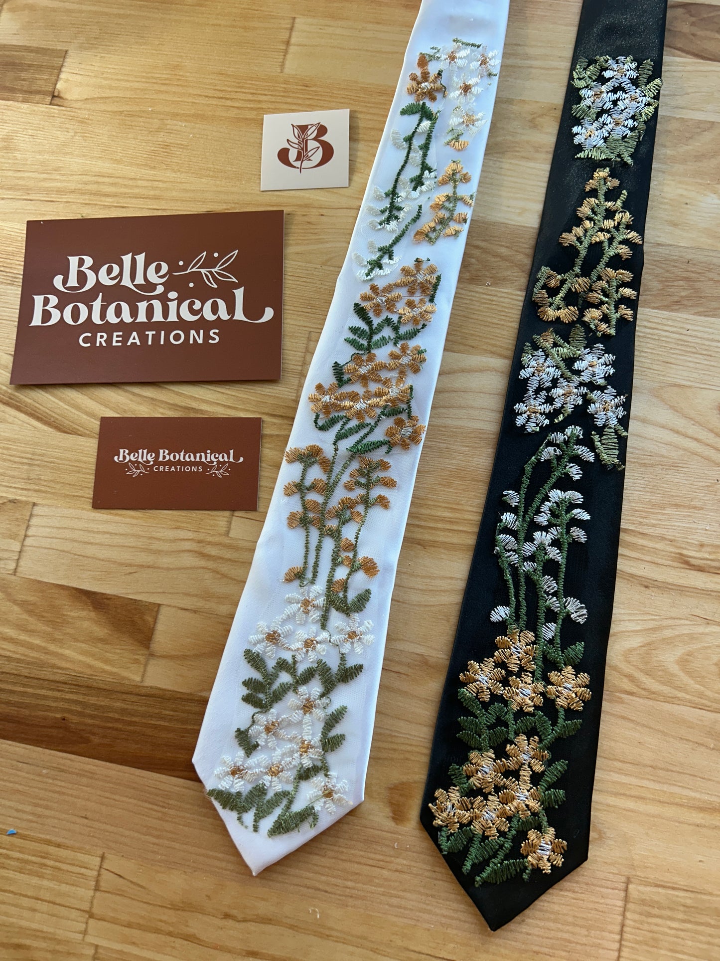 Harvest Daisies | Floral Tie