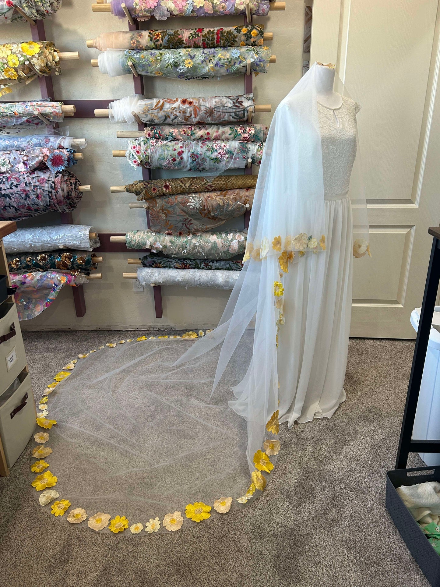 Sunrise Blvd Drop Edge | 3D Floral Veil