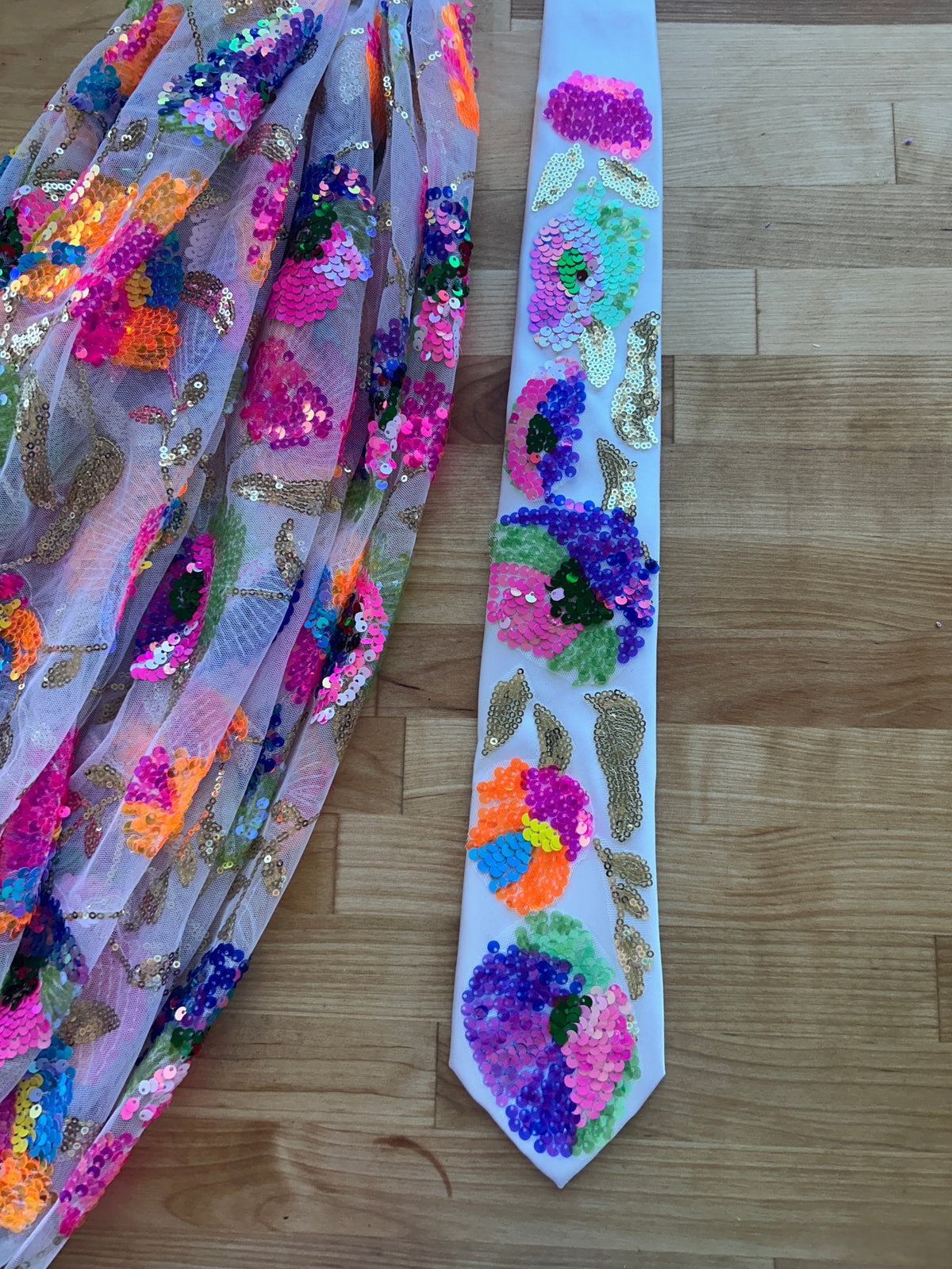 Sparkling Daylight | Floral Sequin Tie