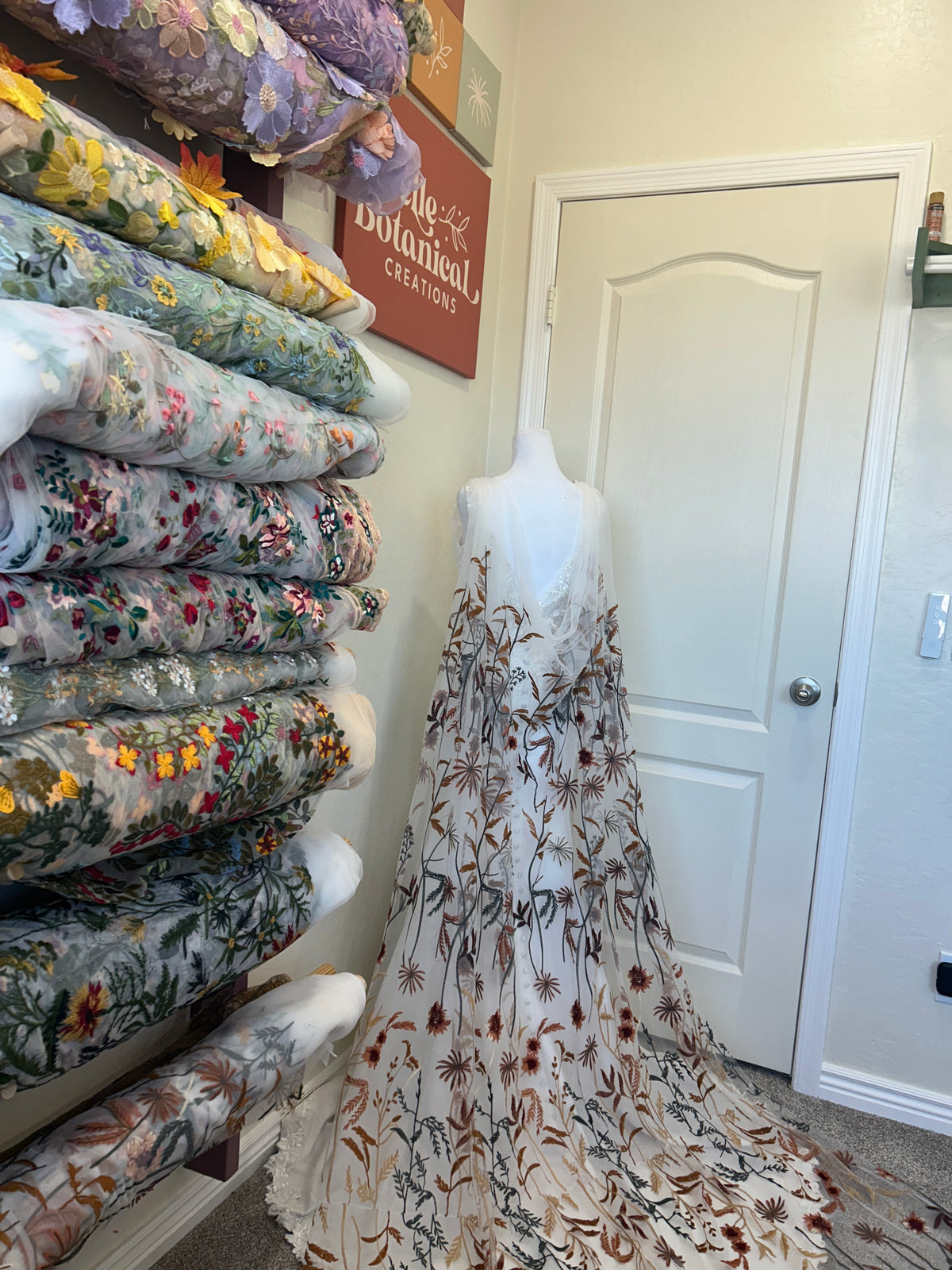 Autumn Leaves Falling Cape | WHITE TULLE | Floral Wedding Veil