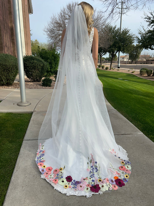Minimal Betty's Garden (+ more options) | Floral Embroidery Veil