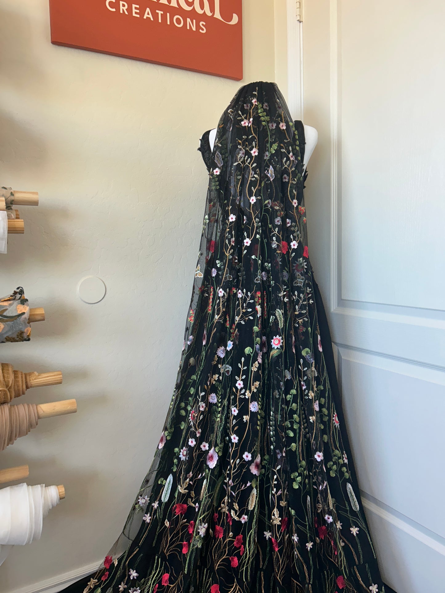 Vibrant Wildflower | BLACK TULLE | Floral Wedding Veil