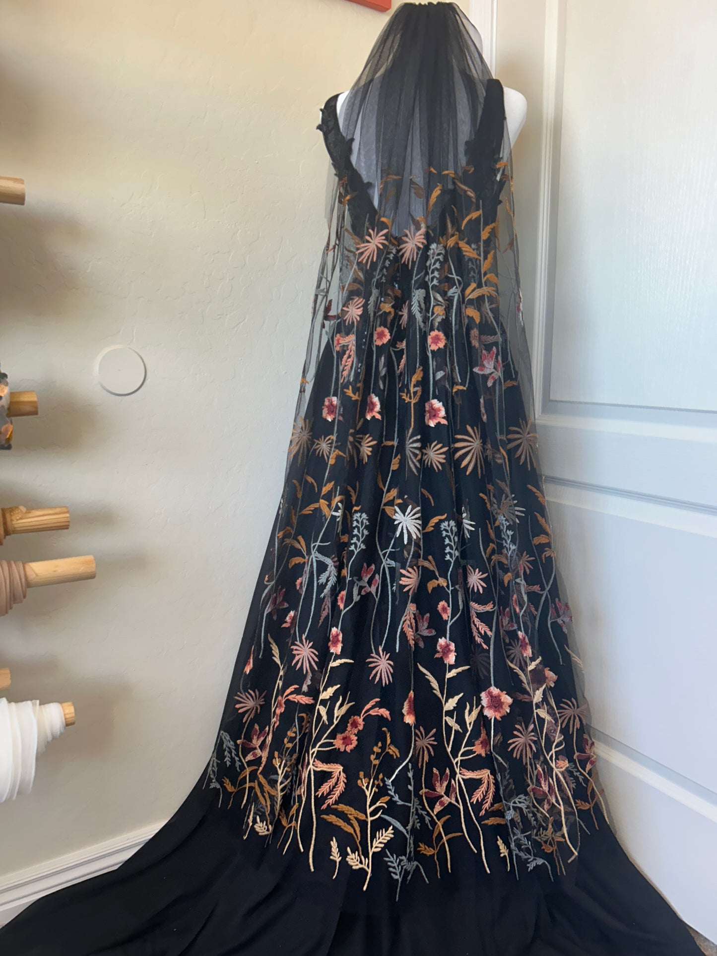 Autumn Leaves Falling | BLACK TULLE | Floral Wedding Veil