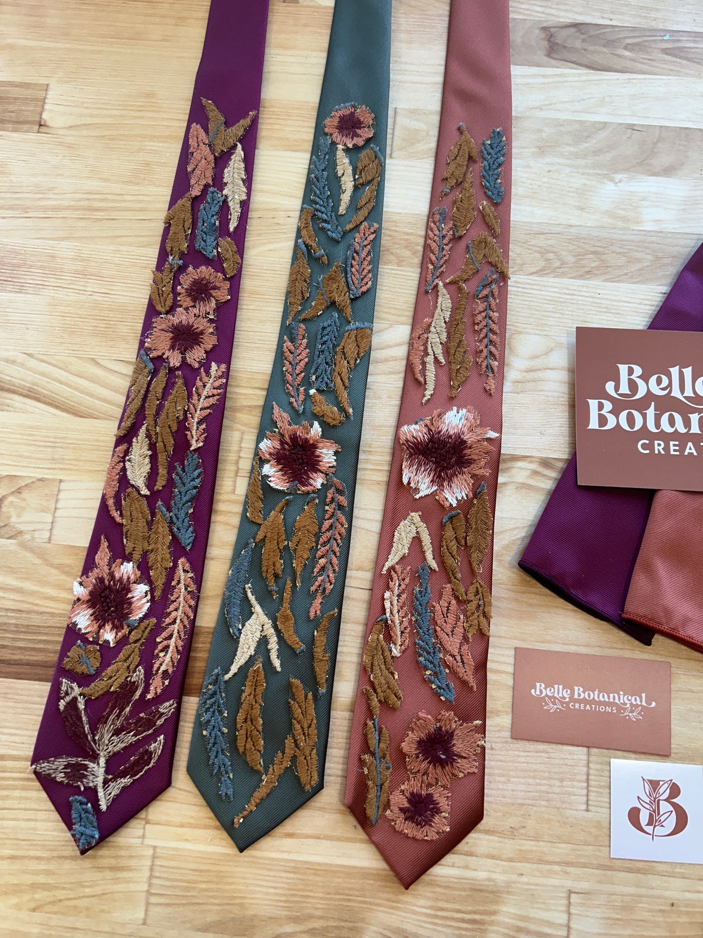 Autumn Leaves Falling | Autumn Colors | Floral Tie