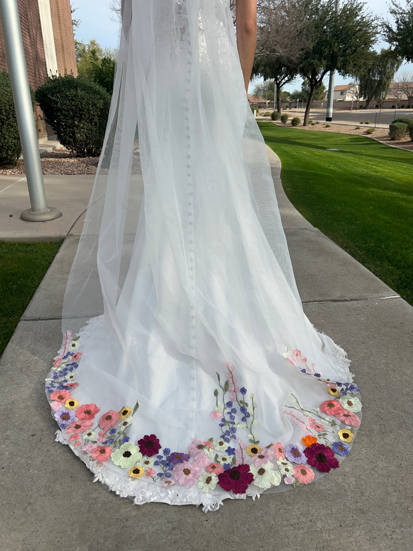 Minimal Betty's Garden (+ more options) | Floral Embroidery Veil