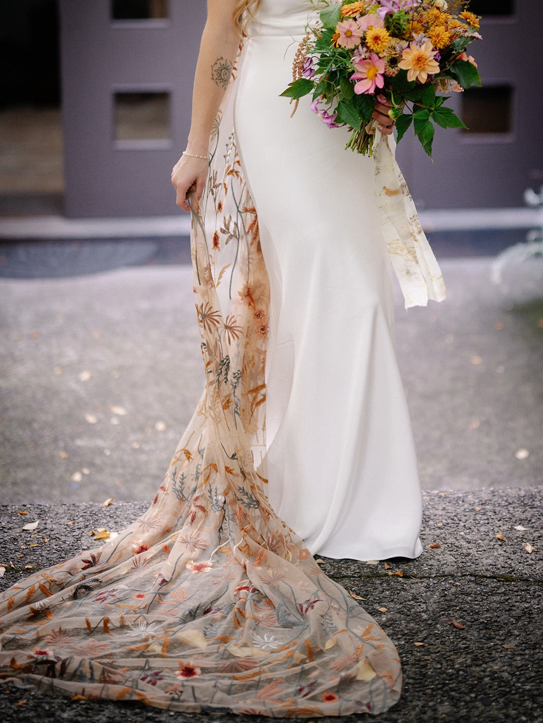 Autumn Leaves Falling Veil | TAN TULLE | Floral Wedding Veil Belle Botanical Creations LLC Autumn Leaves Falling Veil | TAN TULLE | Floral Wedding Veil Belle Botanical Creations LLC
