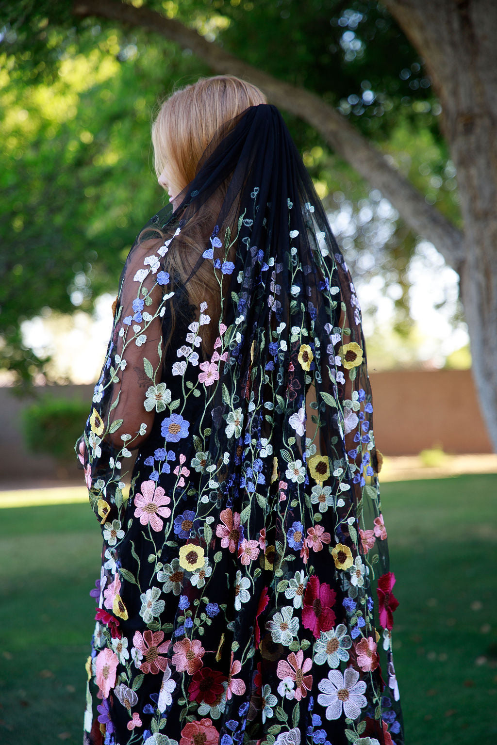 Betty's Garden | BLACK TULLE | Floral Wedding Veil
