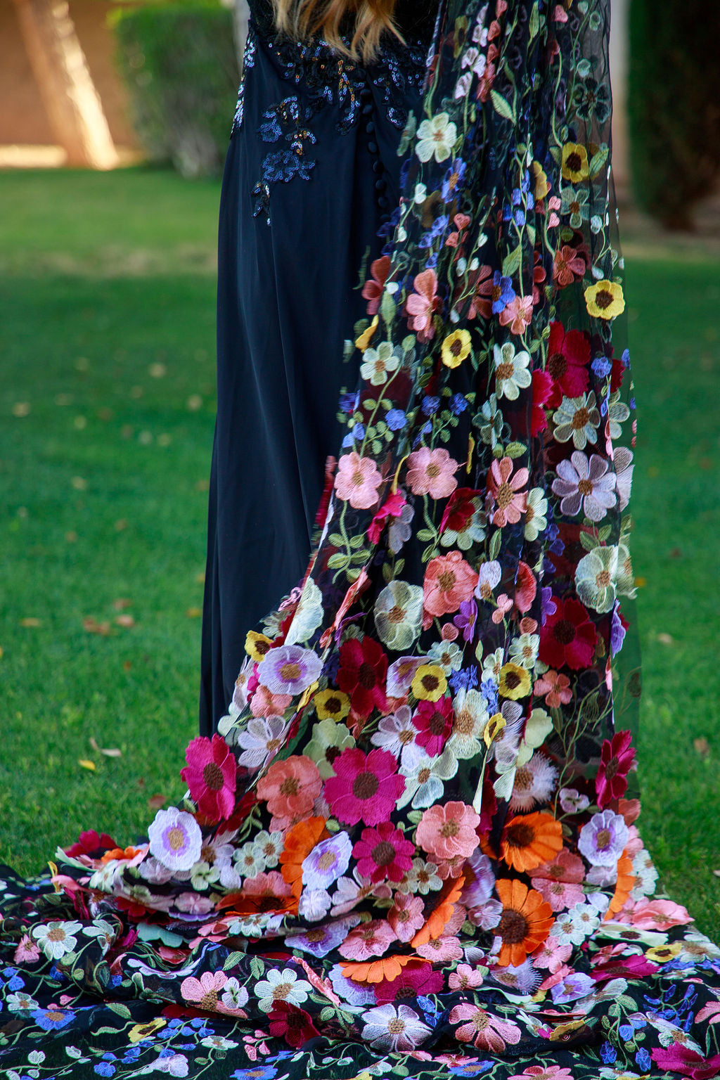 Betty's Garden | BLACK TULLE | Floral Wedding Veil