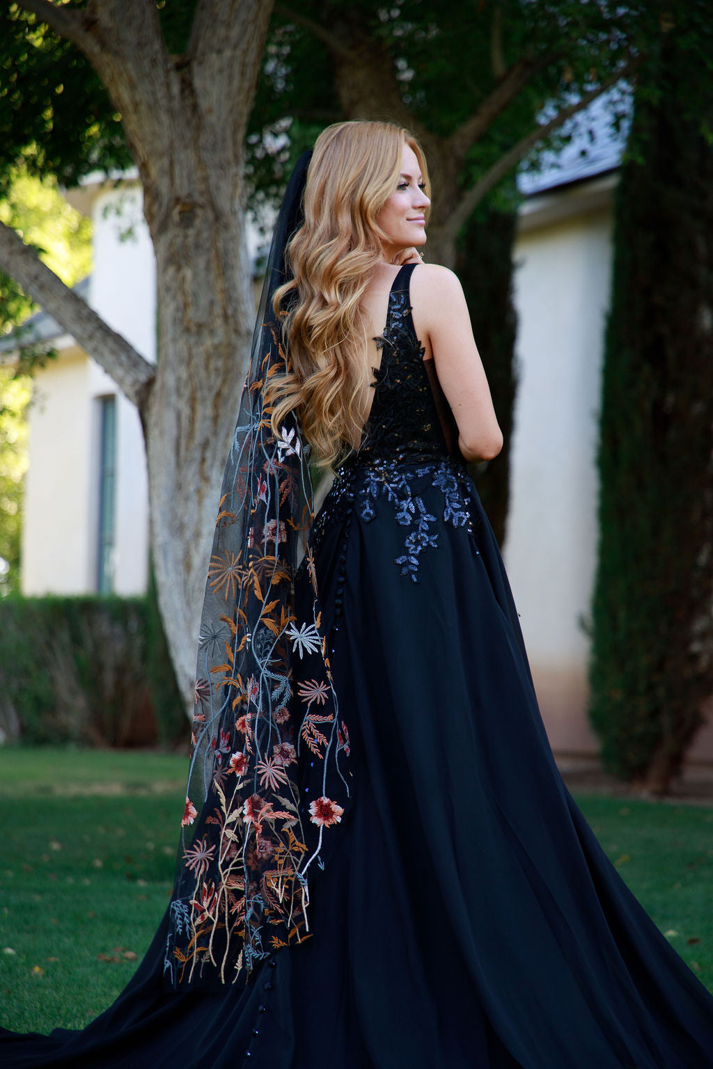 Autumn Leaves Falling | BLACK TULLE | Floral Wedding Veil