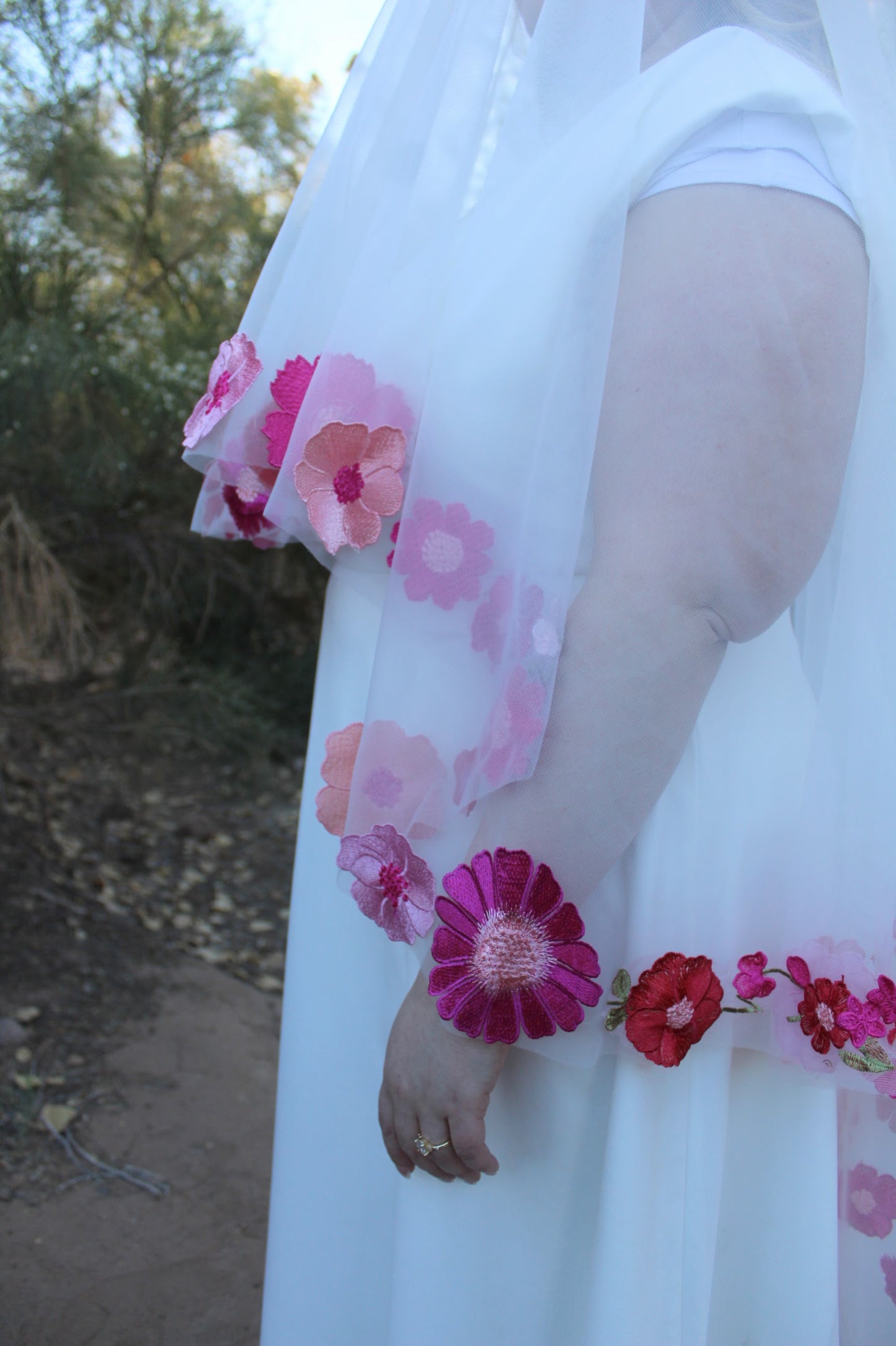 Flamingo Pink Drop Edge | 3D Floral Veil